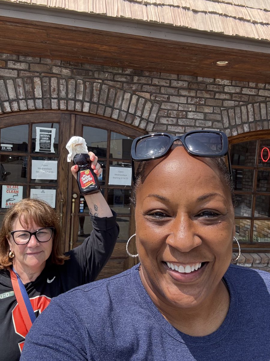 Loving My City! Our City! This morning breakfast Kate, Tracy, and I ate at All Night Egg Plant on Bridge Street. YUM! YUM! 🤗