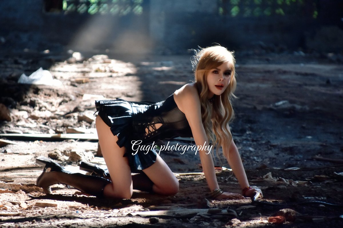 废墟女王👸🏻
重庆摄影约拍！