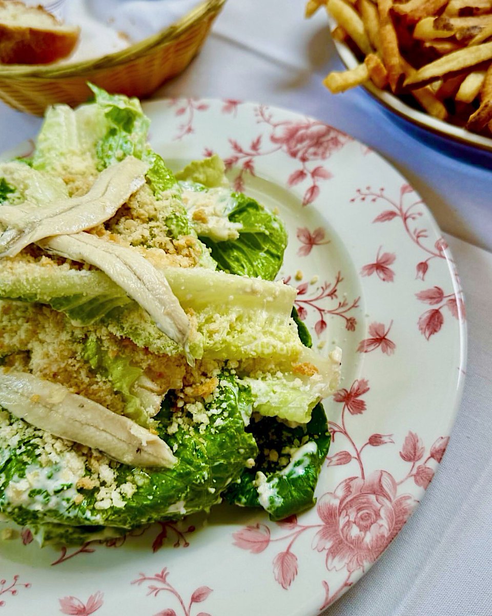 Perfect summer salad.
Caesar with gem lettuce, house-made parmesan- anchovy dressing, herbed breadcrumbs.
Savory. Refreshing. Super delicious.