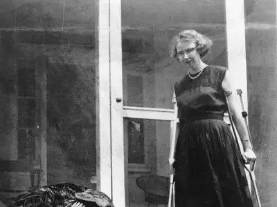 beataproduction's tweet image. “To expect too much is to have a sentimental view of life and this is a softness that ends in bitterness.” Flannery O’Connor #FlanneryOConnor