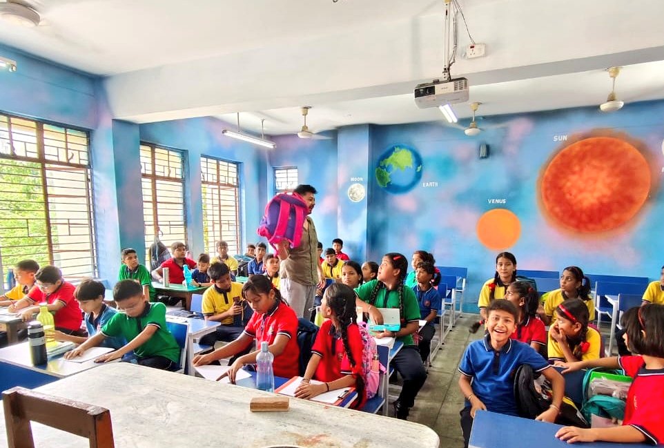 PM Shri Kendriya Vidyalaya Panbari (@kpanbari) on Twitter photo Check weight of school bag and aware students about ideal school bag. Awareness program conducted today at PM SHRI K V Panbari.
<a href="/GuwahatiKvs/">KVS RO GUWAHATI</a>
#NEP2020
#AwarenessProgram Check weight of school bag and aware students about ideal school bag. Awareness program conducted today at PM SHRI K V Panbari.
<a href="/GuwahatiKvs/">KVS RO GUWAHATI</a>
#NEP2020
#AwarenessProgram