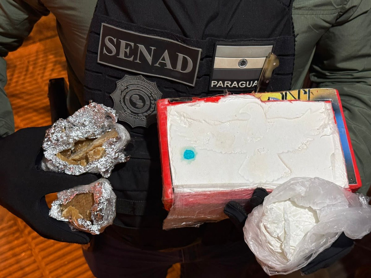 👀Vendían ¨la rubia y la blanca¨
🔴Una bodega de nombre ¨Tercer Tiempo¨ no solo vendía cervezas, también cocaína. Hay 3 detenidos. Ocurrió en la ciudad de Pilar.