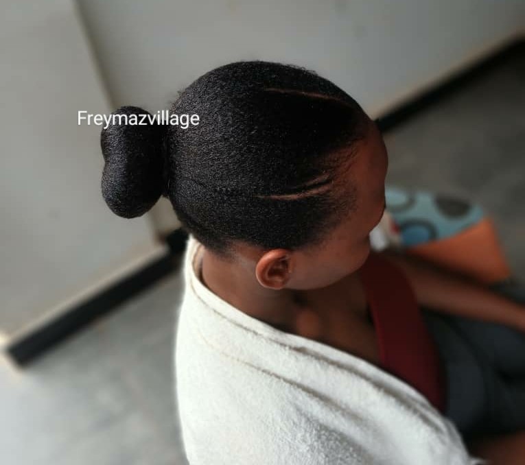 No glue or gel.
A sleeked natural Puff(doughnut)🤗