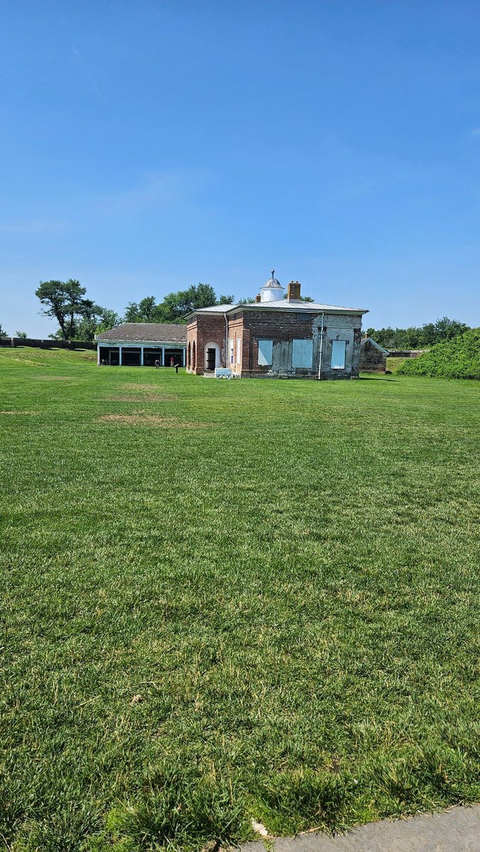 It's beautiful day here at Fort Mifflin! Come down and enjoy the weather and sunshine!