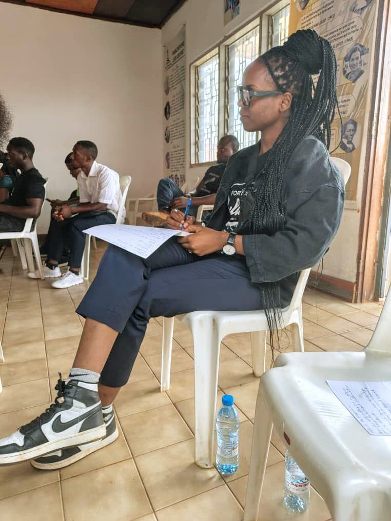 À un séminaire organisé au siège du mouvement <a href="/Stand4Cameroon/">StandUpForCameroon</a>