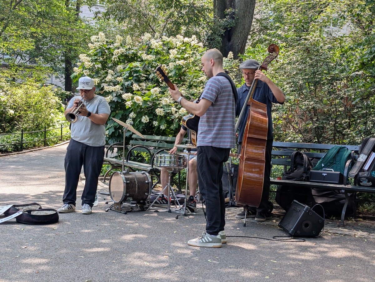 Morning jazz in Central Park is such a treat.