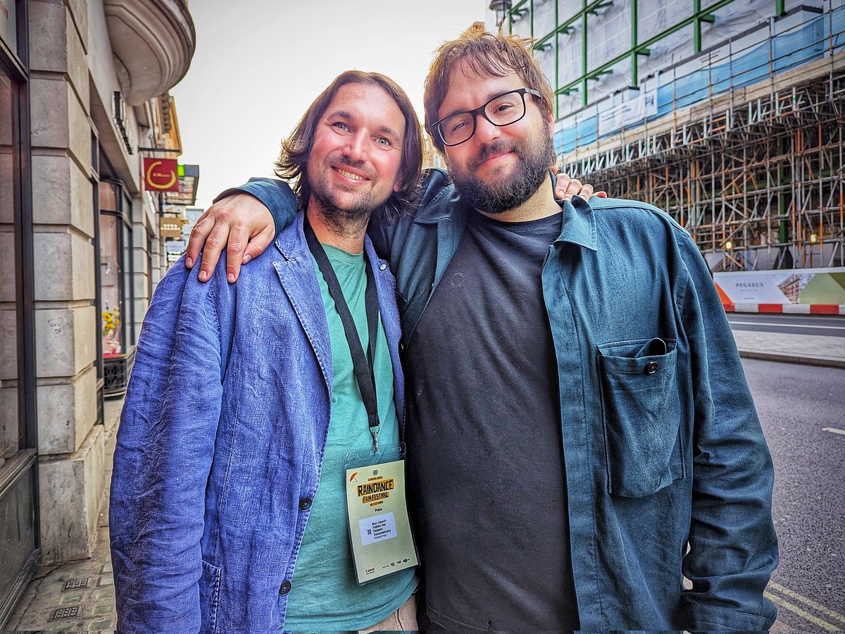 FTP_shortdoco's tweet image. FTP HQ are at the 33rd @Raindance #FilmFestival, making friends & influencing people (hopefully!).
Our Ben here with our new pal, Canadian director Nick Wernham.
Looking forward to seeing his #film "The Lost Episode" tomorrow night!
raindance.eventive.org/schedule/the-l…
#horror #London #indie