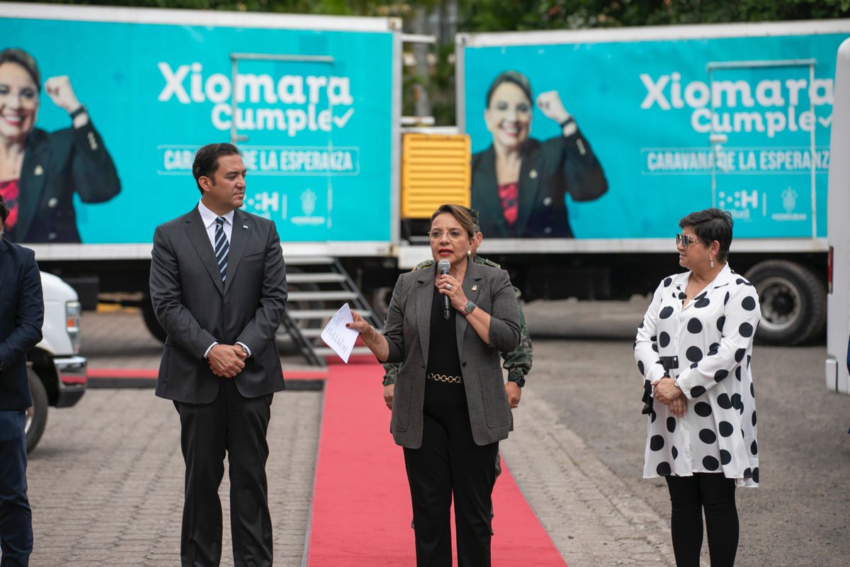 Años estuvieron tiradas, olvidadas.
Hoy las clínicas móviles vuelven al pueblo, con odontología, ginecología, oftalmología y medicina general.
No es lujo, es justicia.
Refundar es rescatar lo que nos quitaron y ponerlo al servicio de la gente.
🚐🇭🇳
#XiomaraSíCumple