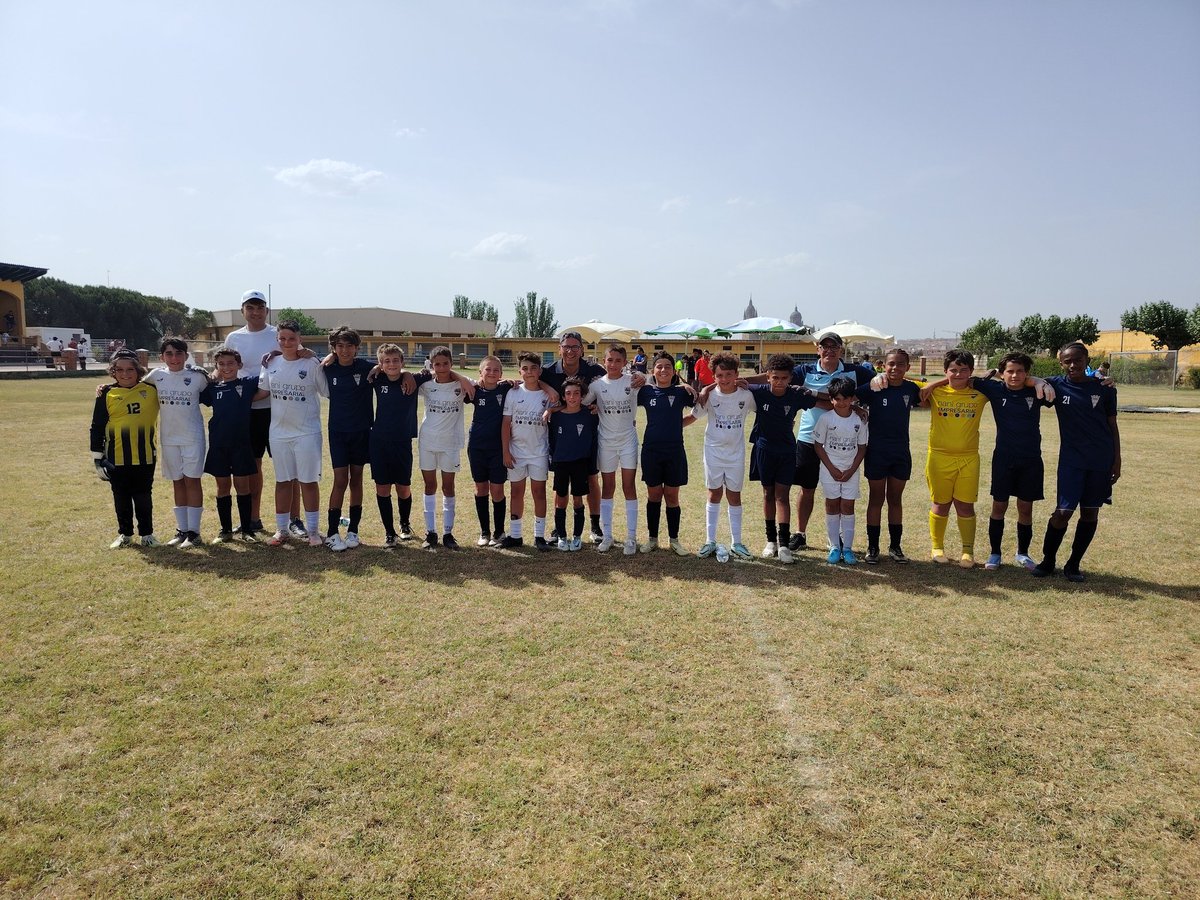 ¡Ya tenemos los cuartos de final!

Porto Salvo - E.Carcovelos, 17:50

Ac.Cuqui Silvani - Calvarrasa de Abajo, 17:50

Hergar B - Jai Alai, 18:40

San José Obrero - Alba de Tormes, 18:40

#VamosHergar #TodoAlRojo