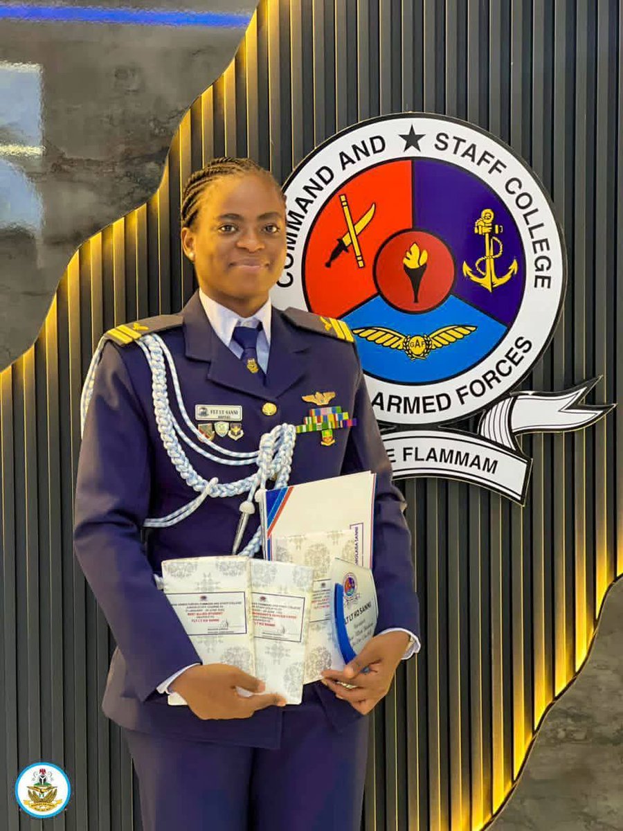 Meet our home girl Kafayat Sanni Flt. Lt. Kafayat Sanni, Nigeria's first female fighter pilot. Kafayat made history at the prestigious Ghana Armed Forces Command and Staff College Accra. 

She emerged as the Best Allied Student and won the Best Assistant Commandant Paper Award.