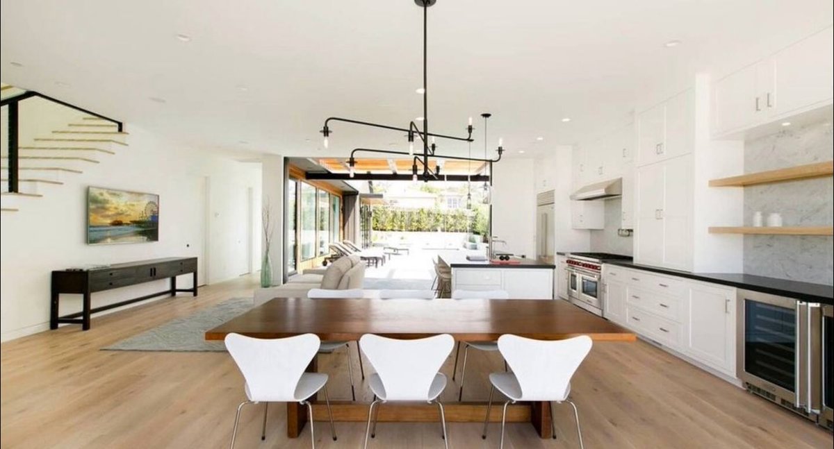 RyanDanz's tweet image. One of my most favorite homes we ever managed …
when we signed the contract with the owners, I felt like our company earned an important achievement … that we could be entrusted with high end luxury properties…
And now…Gone.
Destroyed in palisades fire