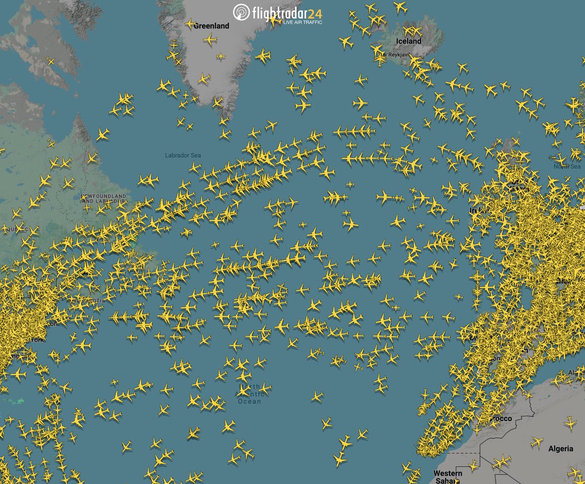 flightradar24's tweet photo. The daily (mostly) westbound transatlantic crossing. The majority of flights “swimming upstream” are cargo. Later today, the flow will reverse and the bulk of traffic will head back east. https://t.co/w4A81tG0nK
