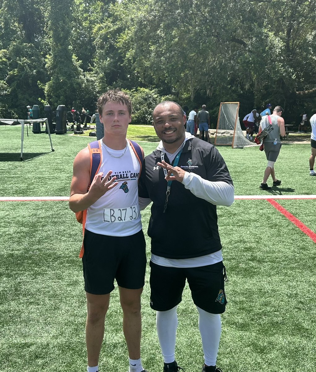 NathanHulb242's tweet photo. I had an amazing camp meeting the coaches and competing at @CoastalFootball, looking forward to being back this season! @CoachCarter_CCU @Coachtimbeck @braeyown @CoastRecruits @919recruits https://t.co/aS92X90Zjk