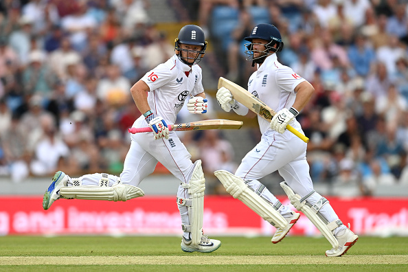 DAY 2, TEA!

Fantastic comeback from England after losing Zak Crawley very early.

Ben Duckett (53*) and Ollie Pope (48*) have added 103* for the 2nd wicket.

🏴󠁧󠁢󠁥󠁮󠁧󠁿 107/1, trial by 364 runs.