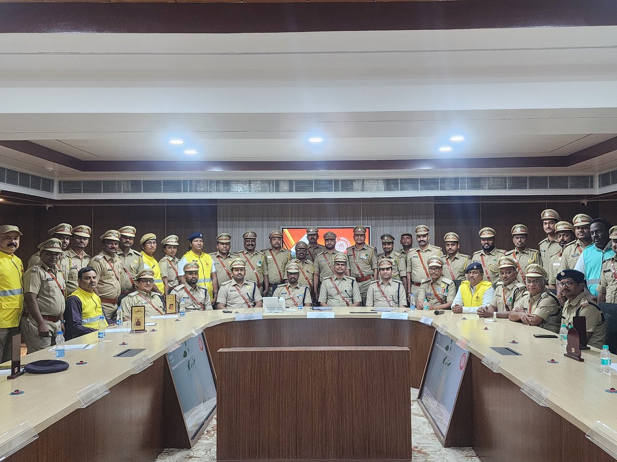 CivilDefenceGNT's tweet photo. South Central Railway Zonal Civil Defence Conference held on 18-06-2025 at Rail Nilayam, Secunderabad @SCRCivilDefence @gmscrailway @drmgnt #CivilDefence https://t.co/DeebKwrjMn