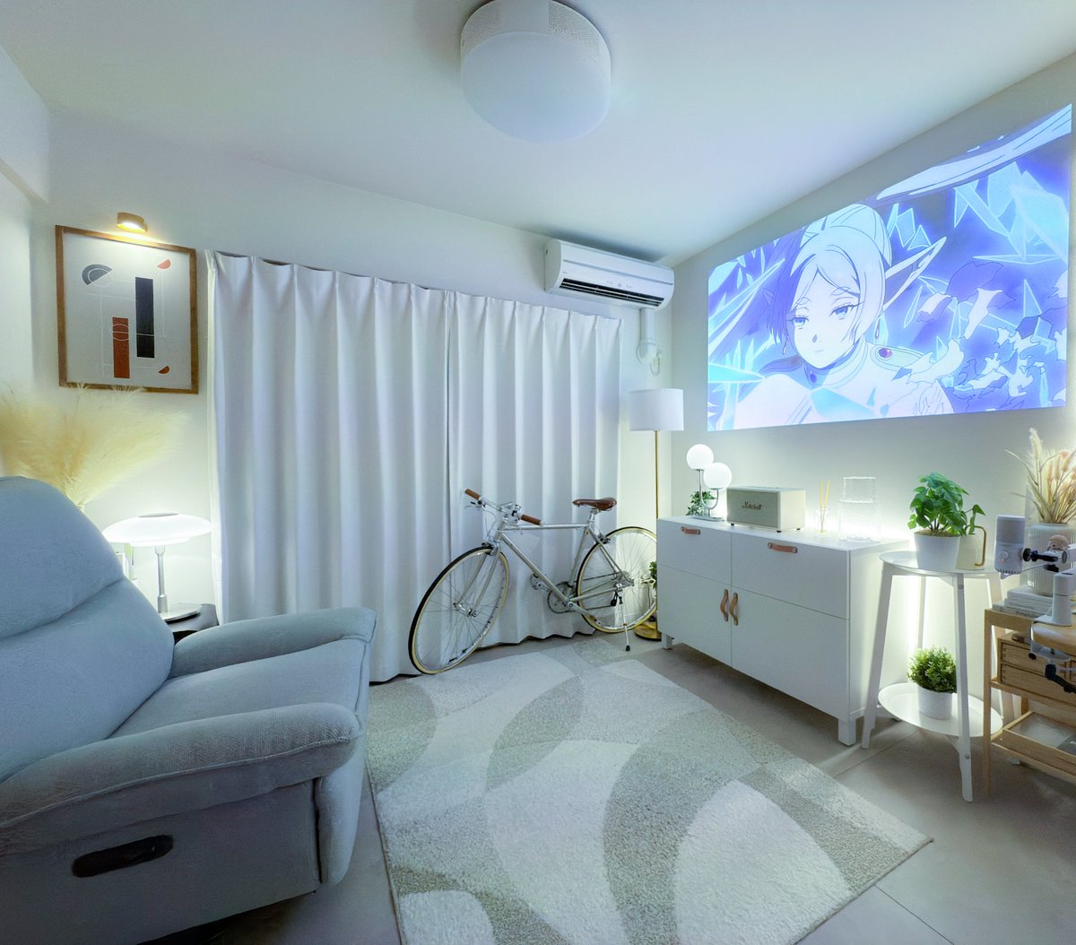 osarun_run_run's tweet image. 電動リクライニングソファにごろんしての映画・アニメタイムが最近いちばんの癒し✨

#desksetup #setup #flexispot