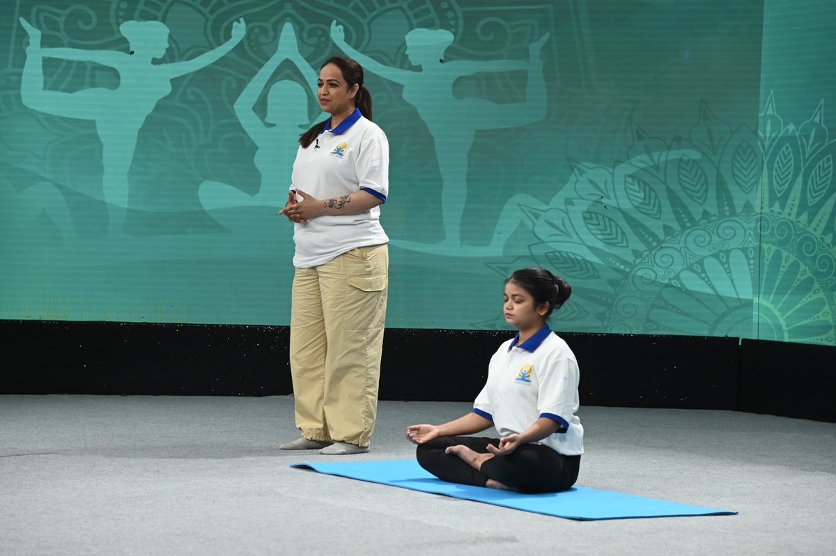 Celebrating 11 glorious years of International Day of Yoga 2025 at Prasar Bharati premises, esteemed dignitaries graced the vibrant celebration, reflecting yoga’s timeless ability to harmonise body, mind and spirit.

<a href="/prasarbharati/">Prasar Bharati प्रसार भारती</a> <a href="/moayush/">Ministry of Ayush</a> <a href="/MIB_India/">Ministry of Information and Broadcasting</a> <a href="/PIB_India/">PIB India</a> #YogaWithDD