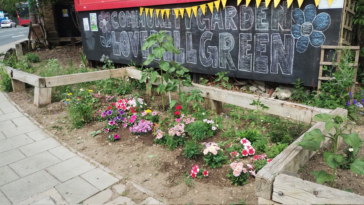 We now have capacity for about 300L of water on site at the Community Garden, after I spent £40 on a second water butt. But Barratt aren't on site at the weekend. So we need water. Buckets of bath water, or if you are nearby with an unmetered water supply...