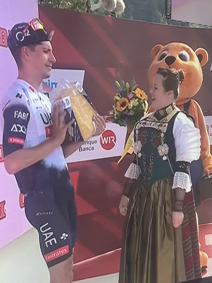 Looking Gouda.
#TourdeSuisse