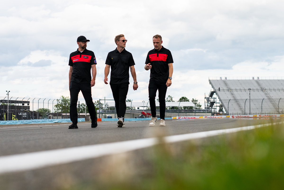 Want to look as cool as our Fred? 😎 

Come and get your Inception Racing top at our giveaway during today’s autograph session! 

Where? 🤷🏼‍♀️ by our truck in the <a href="/IMSA/">IMSA</a> paddock!

But be quick! We have a limited amount and we’re only there from 12:00-13:00 EDT 🏃🏻‍♂️💨
