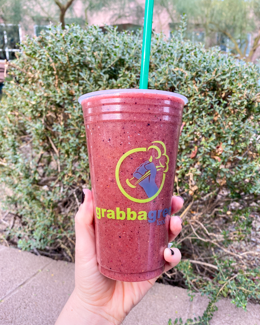 We’re celebrating National Smoothie Day with our Oxidation Elimination Smoothie! 🎉 Blended with blueberries, strawberries, bananas, açai, baby spinach, green tea, and agave 🥤💚