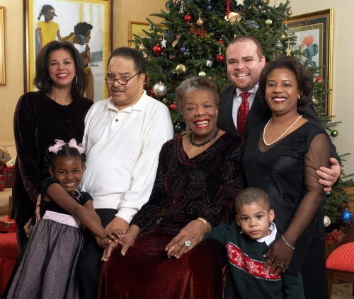 DrMayaAngelou's tweet image. “Your legacy is every life you touch.” – Dr. Maya Angelou
From her son to her great-grandchildren, Dr. Angelou’s love shaped generations. Her legacy lives not just in her words but in her family. ❤️ 💫
#MayaAngelou #BlackLegacy