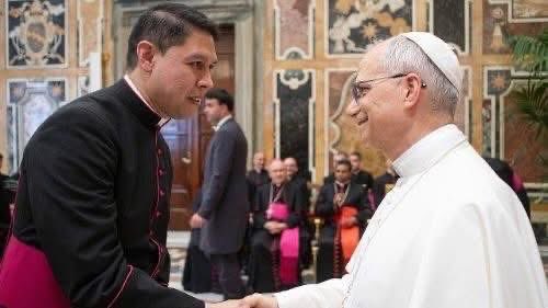 🙏 Un duranguense al servicio del Papa
Monseñor José Nahúm Jairo Salas, originario de Santa Clara, ha sido nombrado Coordinador de los Viajes Papales por el Papa León XIV.
Que Dios lo ilumine y bendiga en esta nueva encomienda al servicio de la Iglesia