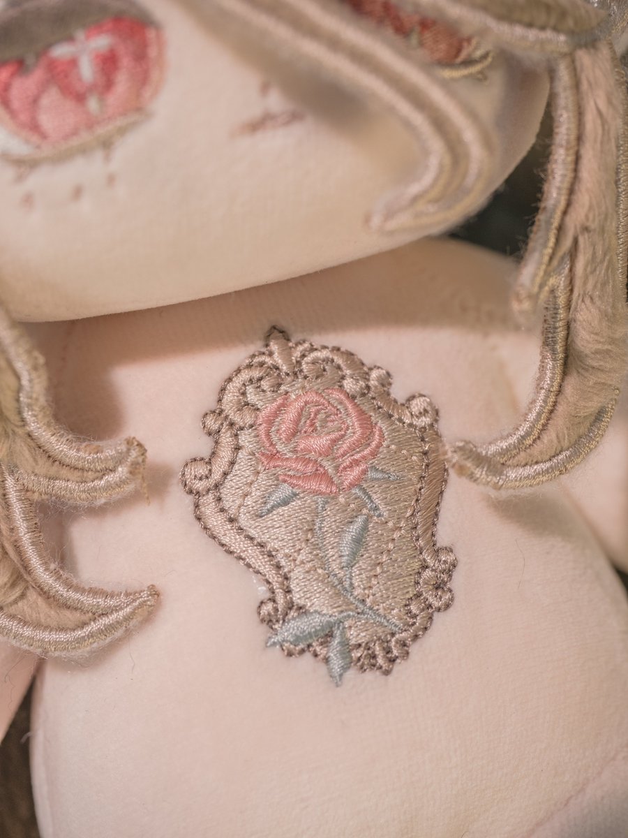 zuuu_1029's tweet image. ✦ Name: Sylvia

✦ Size: 25cm long leg body

✦ Attribute: no attribute

✦ Composition: non-detachable ponytails (there is aluminum wire inside), magnetic horns, embroidered bang and back hair

*All have bones
The bones have sounds and mobility is normal