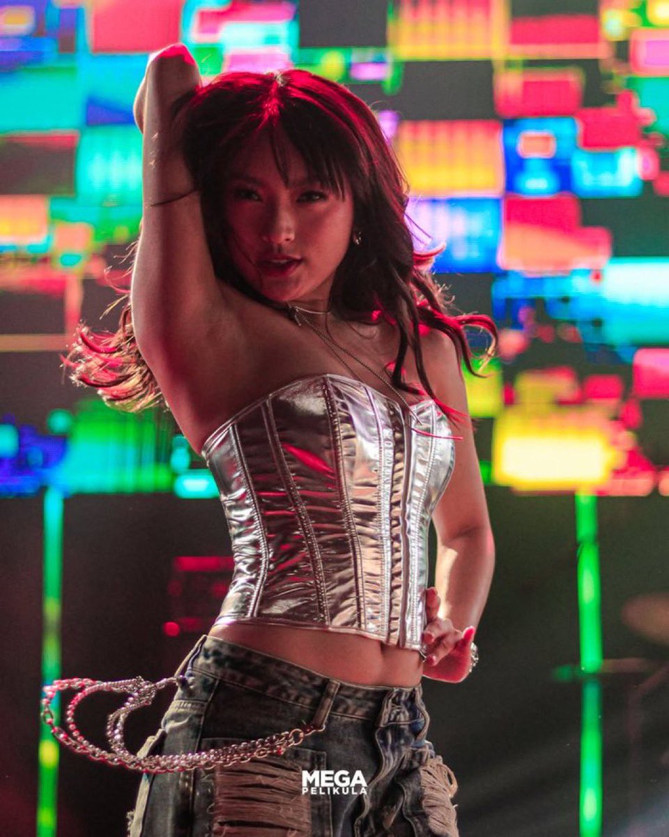 THE POWER SHE HOLDS <a href="/angela_muji/">Angela Muji</a> !!!