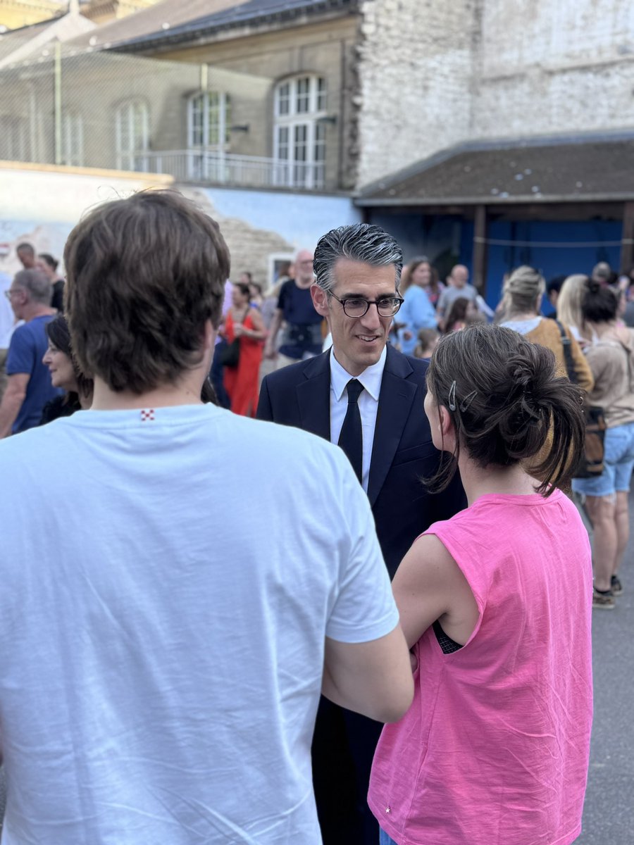 Mairie du XVIe (@mairiedu16) on Twitter photo 🎉 <a href="/Jeremy_Redler/">Jérémy Redler</a>, <a href="/samiabadat/">Samia BADAT KARAM ن</a> et <a href="/Nizardisabelle/">Nizard isabelle</a> étaient hier à la kermesse de l’école Boileau ! Un moment convivial pour échanger avec les parents, les enseignants et célébrer ensemble la fin d’année scolaire. Merci à tous pour cette belle fête ! 🎉 <a href="/Jeremy_Redler/">Jérémy Redler</a>, <a href="/samiabadat/">Samia BADAT KARAM ن</a> et <a href="/Nizardisabelle/">Nizard isabelle</a> étaient hier à la kermesse de l’école Boileau ! Un moment convivial pour échanger avec les parents, les enseignants et célébrer ensemble la fin d’année scolaire. Merci à tous pour cette belle fête !