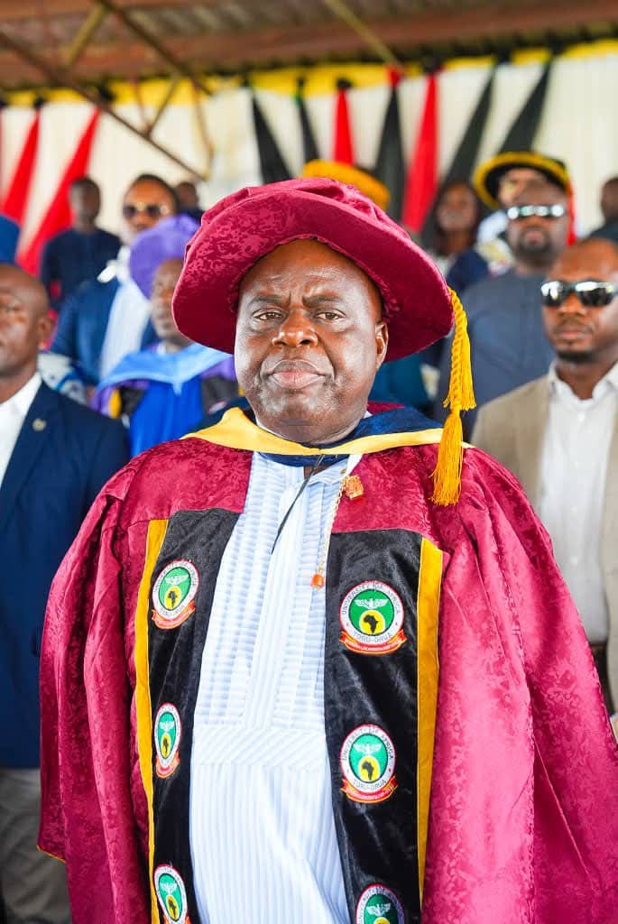 Diri Approves Automatic Employment For UAT First Class Graduates.
Governor of Bayelsa State, Senator Douye Diri, has offered automatic employment to First Class degree graduates of the University of Africa,  Toru-Orua (UAT), in Sagbama Local Government Area of the state.