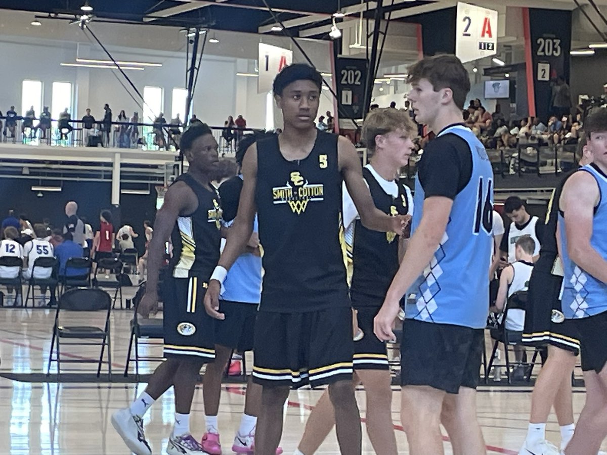 Prep Hoops Missouri (@prephoopsmo) on Twitter photo 6’3 2028 Drew Berry of Smith-Cotton is an athletic wing player who was making things happen at both ends of the court. He was slashing in the lane for layups and short jumpers. Used his wingspan on the defensive end. <a href="/MW_Showcase/">Midwest Showcase</a> 6’3 2028 Drew Berry of Smith-Cotton is an athletic wing player who was making things happen at both ends of the court. He was slashing in the lane for layups and short jumpers. Used his wingspan on the defensive end. <a href="/MW_Showcase/">Midwest Showcase</a>