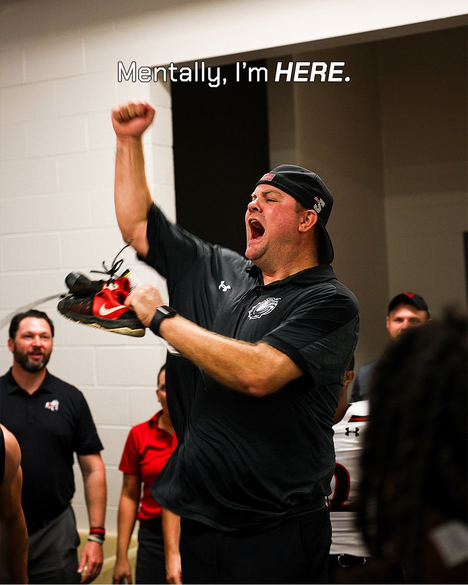 GWUFootball's tweet image. ๐๐ก๐จ ๐๐ฅ๐ฌ๐ ๐๐ฌ ๐๐ข๐ฌ๐ฌ๐ข๐ง๐ ๐๐๐ฆ๐๐๐๐ฒ?
#EDGE | #SkoDawgs