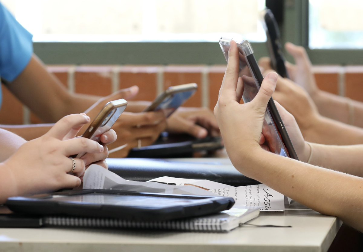 Dallas Texas TV (@dallastexastv) on Twitter photo Greg Abbott signs new Texas law banning K-12 students from using cell phones during school hours Greg Abbott signs new Texas law banning K-12 students from using cell phones during school hours