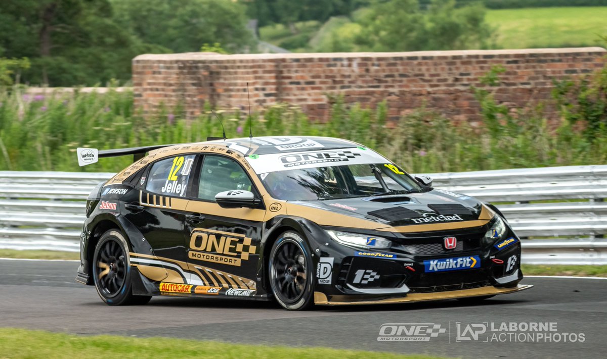 Laborne Action Photos 📸 tweet media