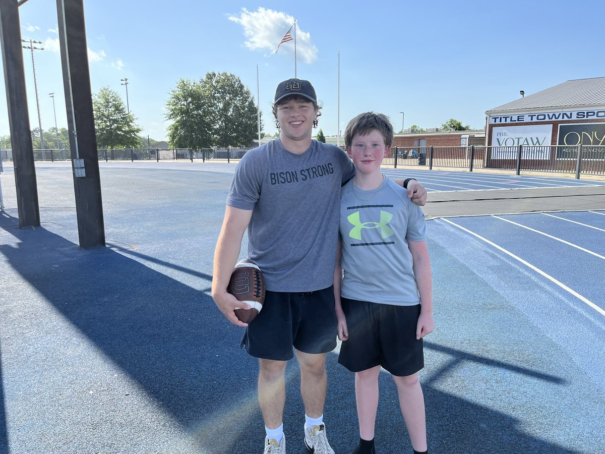 Jack Edwards (@snapperjack2024) on Twitter photo Dante Fox did a good job at his lesson today. He made huge improvements in his spiral from his first lesson. The future of Greenwood special teams looks bright! <a href="/coachjhollo/">Josh Holloway</a> <a href="/GreenwoodFball/">Greenwood Football</a> Dante Fox did a good job at his lesson today. He made huge improvements in his spiral from his first lesson. The future of Greenwood special teams looks bright! <a href="/coachjhollo/">Josh Holloway</a> <a href="/GreenwoodFball/">Greenwood Football</a>