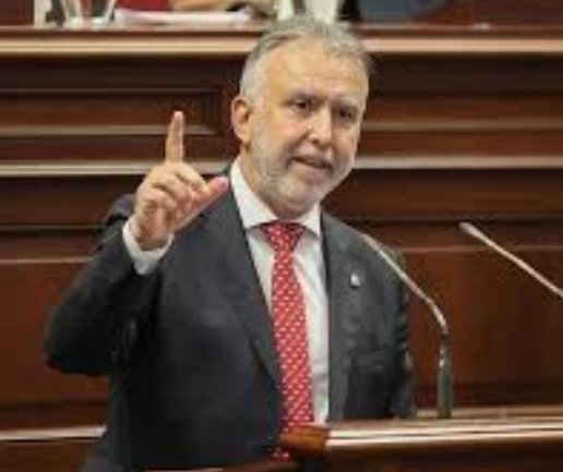 Calienta que eres el siguiente <a href="/PSOE/">PSOE</a>