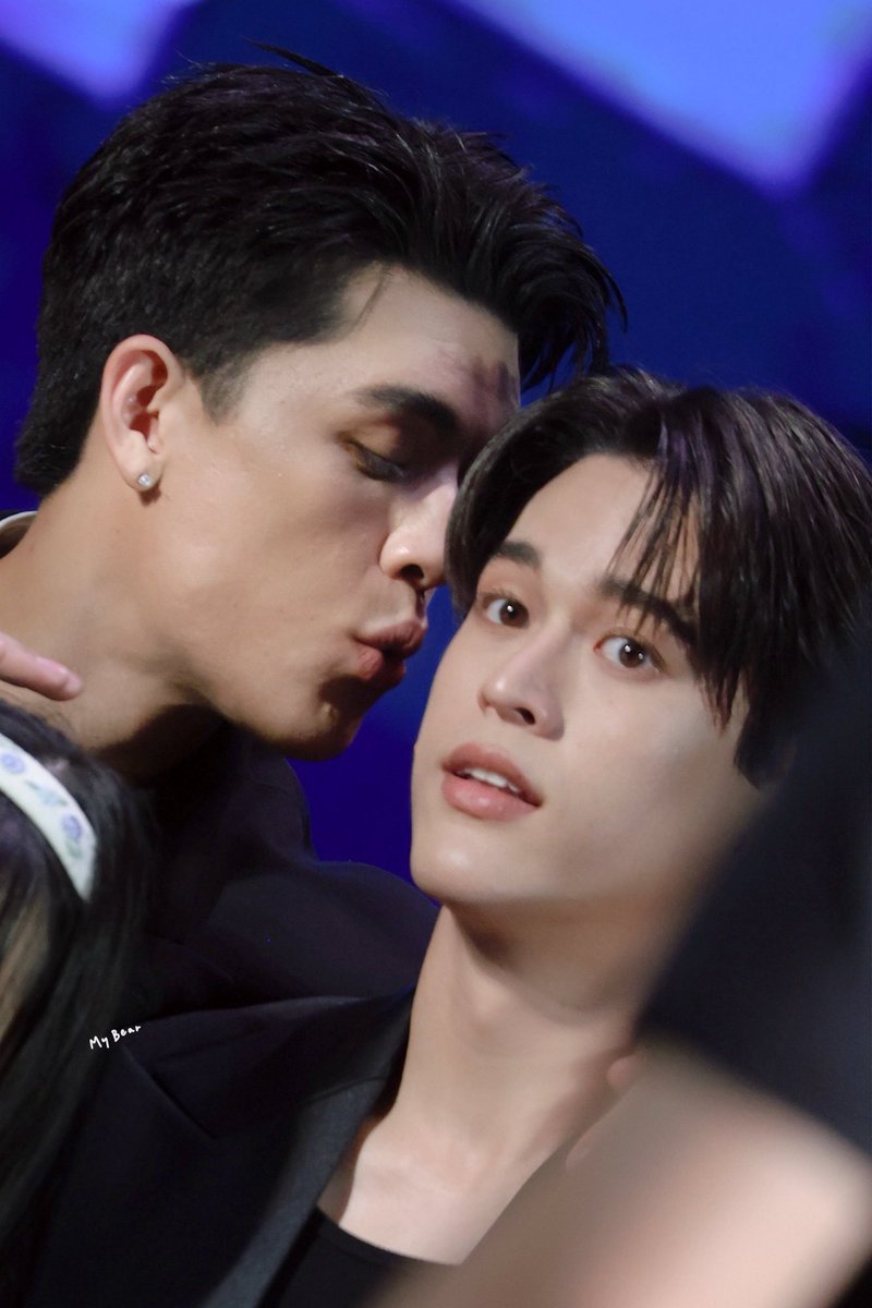 When you can no longer control your heart.

JOSSGAWIN FANDAY21 VIETNAM
#JGFANDAYxVIETNAM
#JossGawin