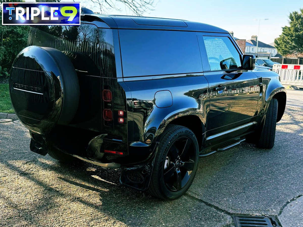 gotvansforthat's tweet image. DEFENDER 90✖️for @t_riple9 looking absolutely 🔥🔥🔥
Brand new out of the factory and into the hands of the team at Triple 9 who provide specialist vehicle conversions for emergency services, public sector and charitable organisations.
Thanks Tom!
#DEFENDER #SALES #UK