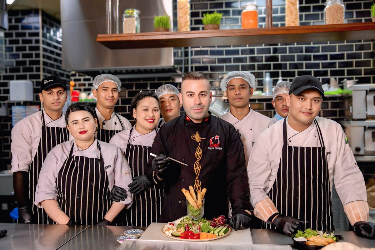 ajay_gajje41732's tweet image. When the whole team works as a unit, everyone has an opportunity to learn from each other. This process leads to resource. #Thecheflife