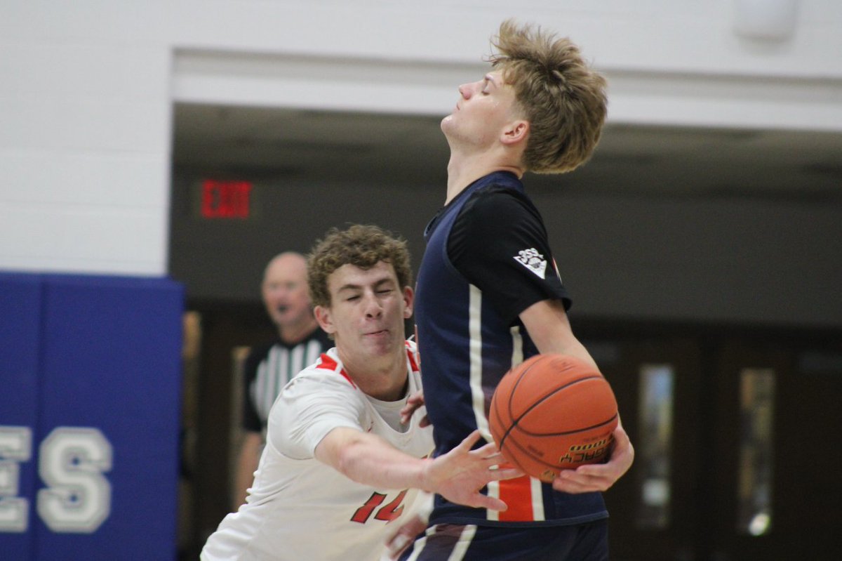 BOYS: Grayson County 31 Indian Hill (OH) 18 | HALFTIME

Cougars are led by Jack Logsdon, who has 18 points, four rebounds and three blocks at the break.