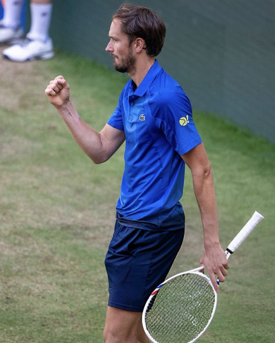 dmedvedevfans's tweet image. And it is FINAL! The first one in 15 months!
An incredible three-hour battle! Just bravo, just keep going! Incredible emotions! Letβs go!!! π€©
@DaniilMedwed | @ATPHalle