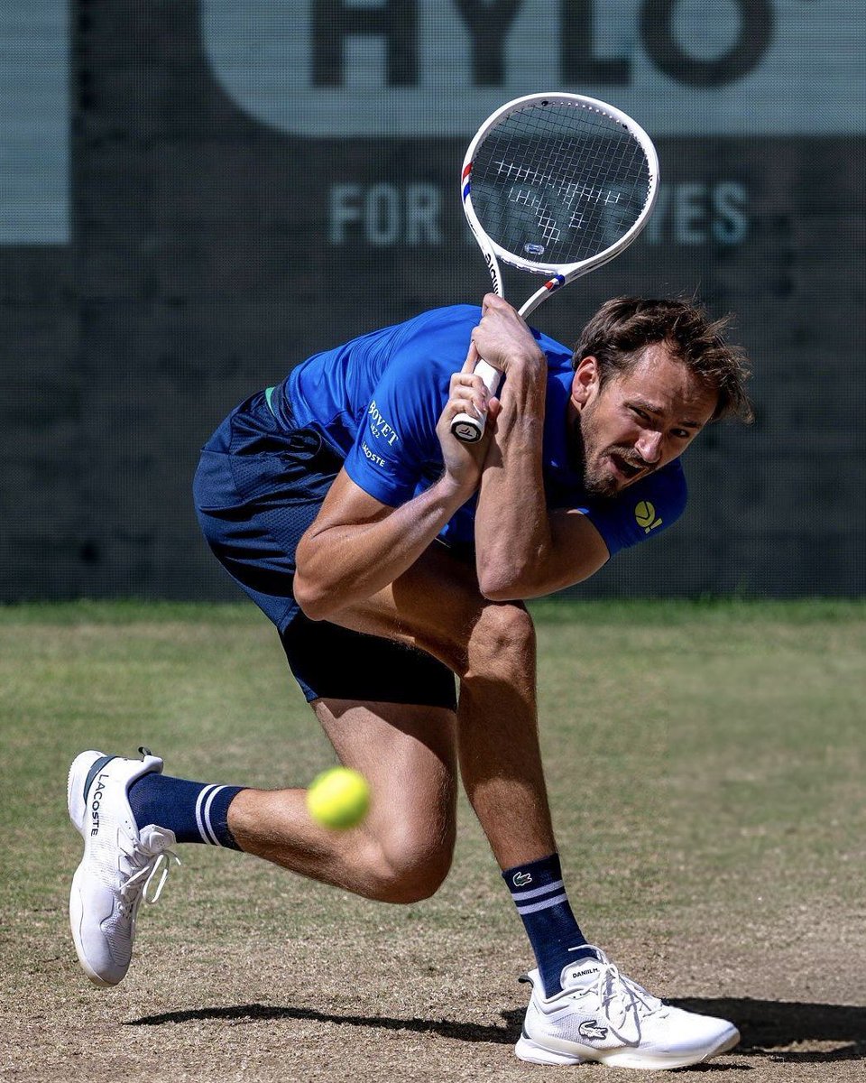 dmedvedevfans's tweet image. And it is FINAL! The first one in 15 months!
An incredible three-hour battle! Just bravo, just keep going! Incredible emotions! Letβs go!!! π€©
@DaniilMedwed | @ATPHalle