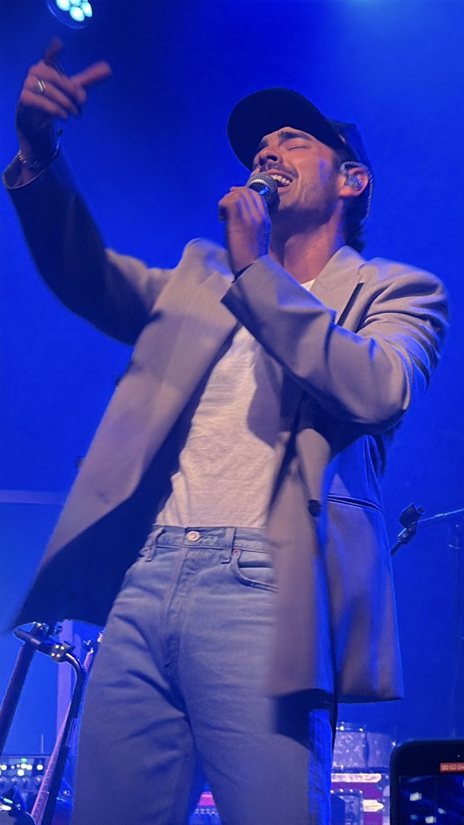 Neene95's tweet image. Last night was truly magical @jonasbrothers 
@joejonas @kevinjonas @nickjonas #JonasBrothers #websterhall