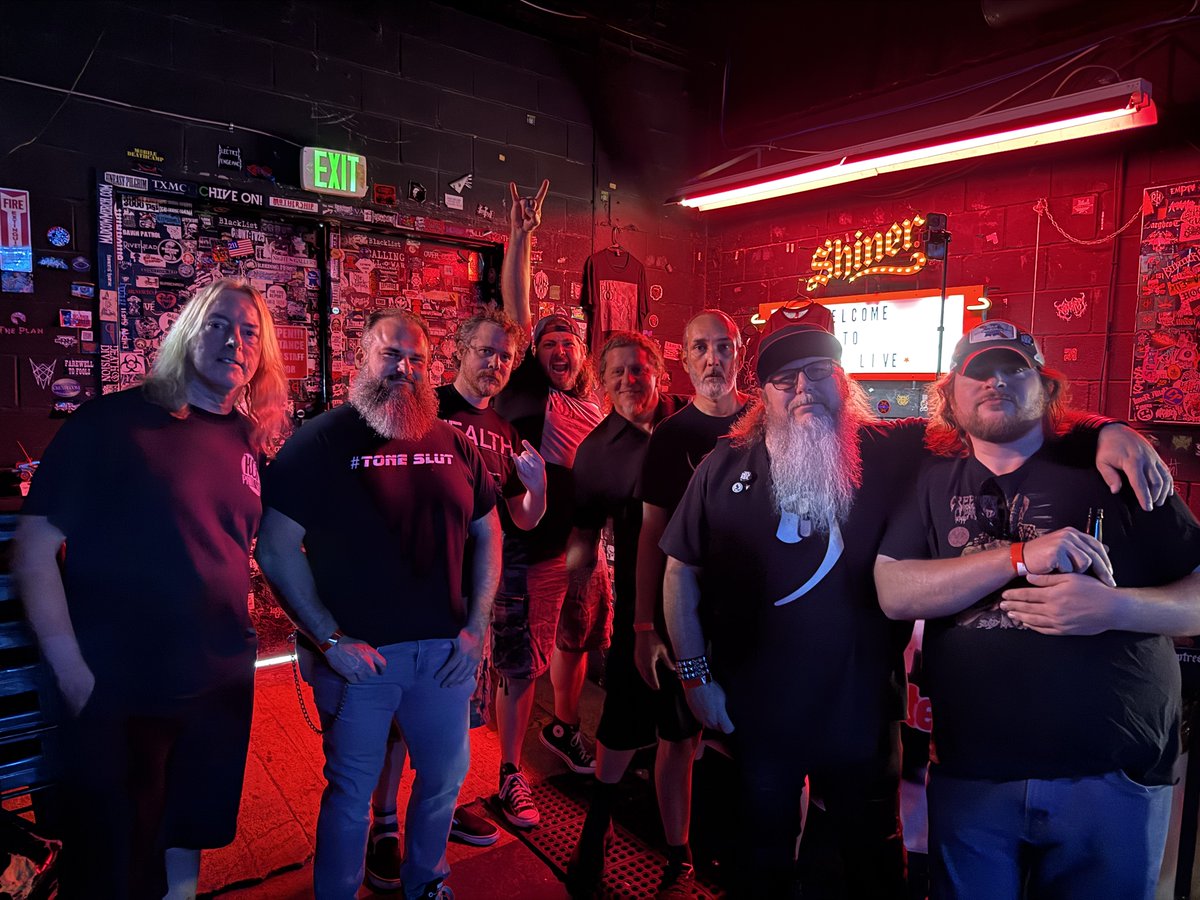 tinpoolband's tweet photo. Last night at Renos Chop Shop, the Pass The Ammunition EP release party was rocking! 
Thanks to Reno's Shop for hosting.  Pass The Ammunition for having us.
Most importantly, thank you to our fans who came out to support our passion.  We know who you are and wearing our T-shirts! https://t.co/bg3zvGCRRY
