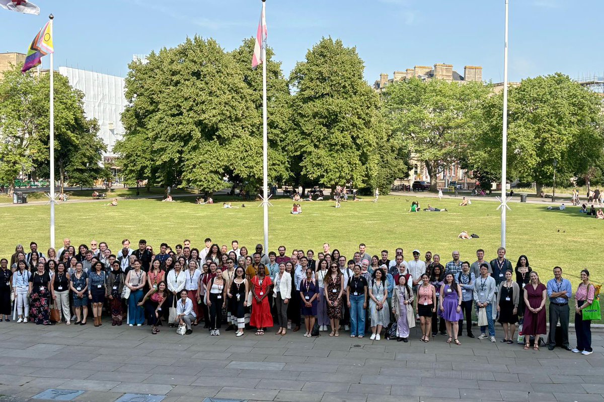 Farnaz23591's tweet image. It was a privilege to contribute to @TCES2025 @tissuecell as a member of the organising team and Session Chair for “Enabling Technologies”, as well as to present a poster on cell-laden #bioinks for #biomineralisation and engage in discussions with academic and industry partners.