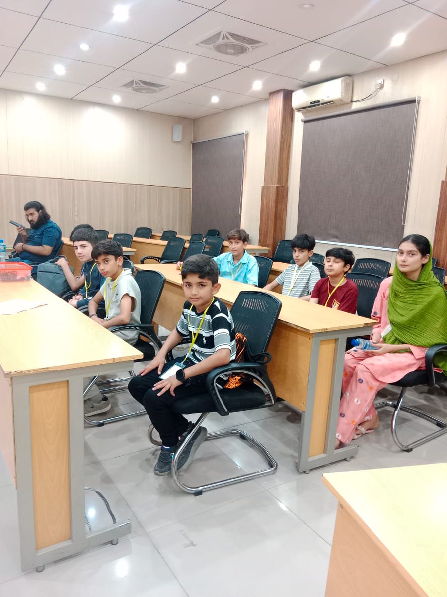 Coding4KidsPK's tweet image. Few more clicks of the event!!!