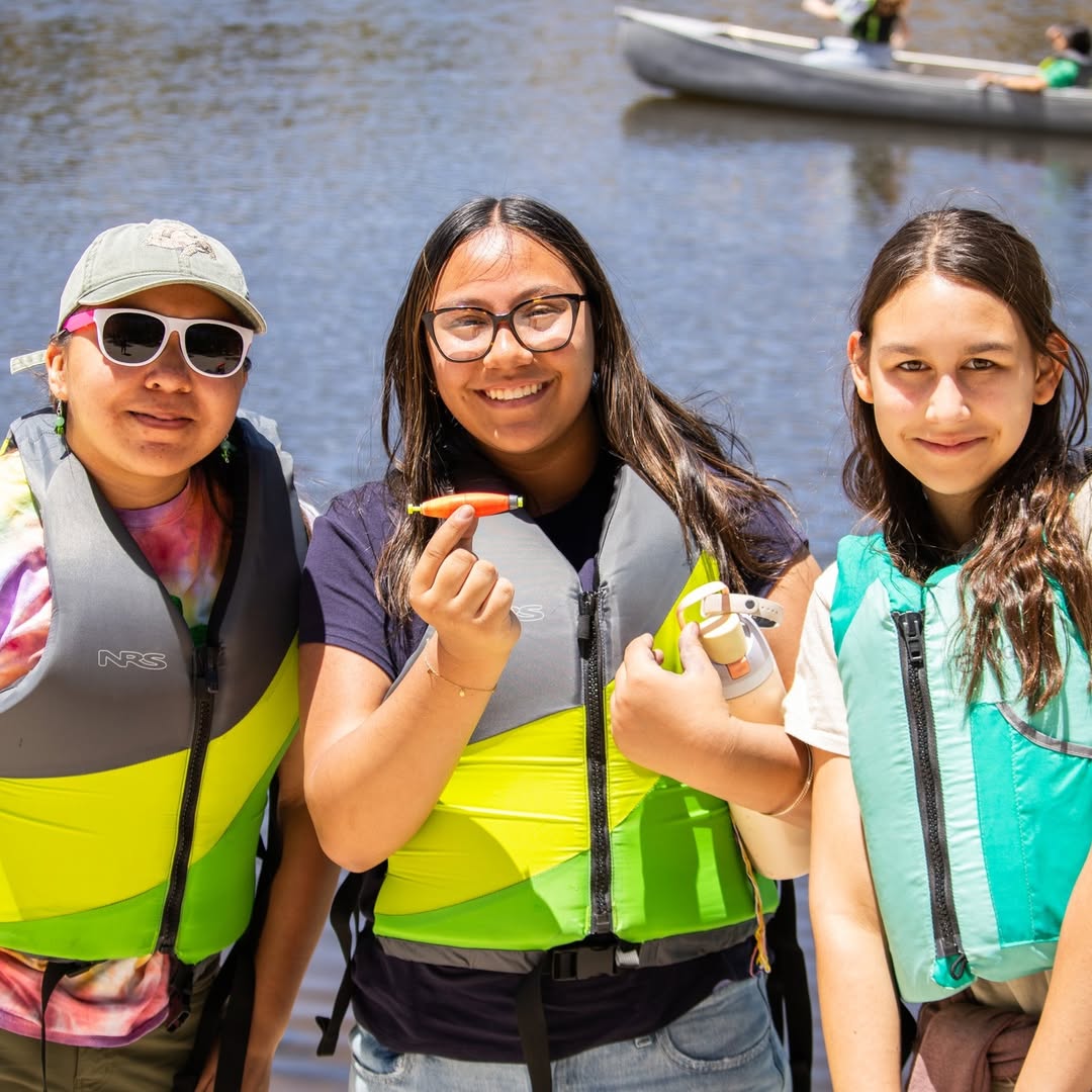 🏕✨ Girl Scout camp is where the s'mores are sweet, friendships grow, and every day feels like a new adventure! 🍫💖 Canoeing, games, laughter — and making memories that last a lifetime! 🌲🔥 Via: @gssoaz