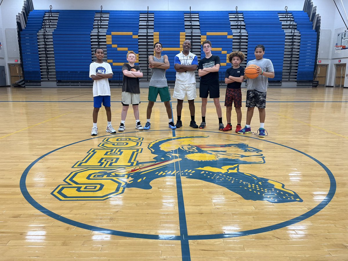 Shoutout to these young hoopers for getting up early on a Saturday to come attend our 2nd session of our skills and development camp.

3 weeks until our annual youth camp!