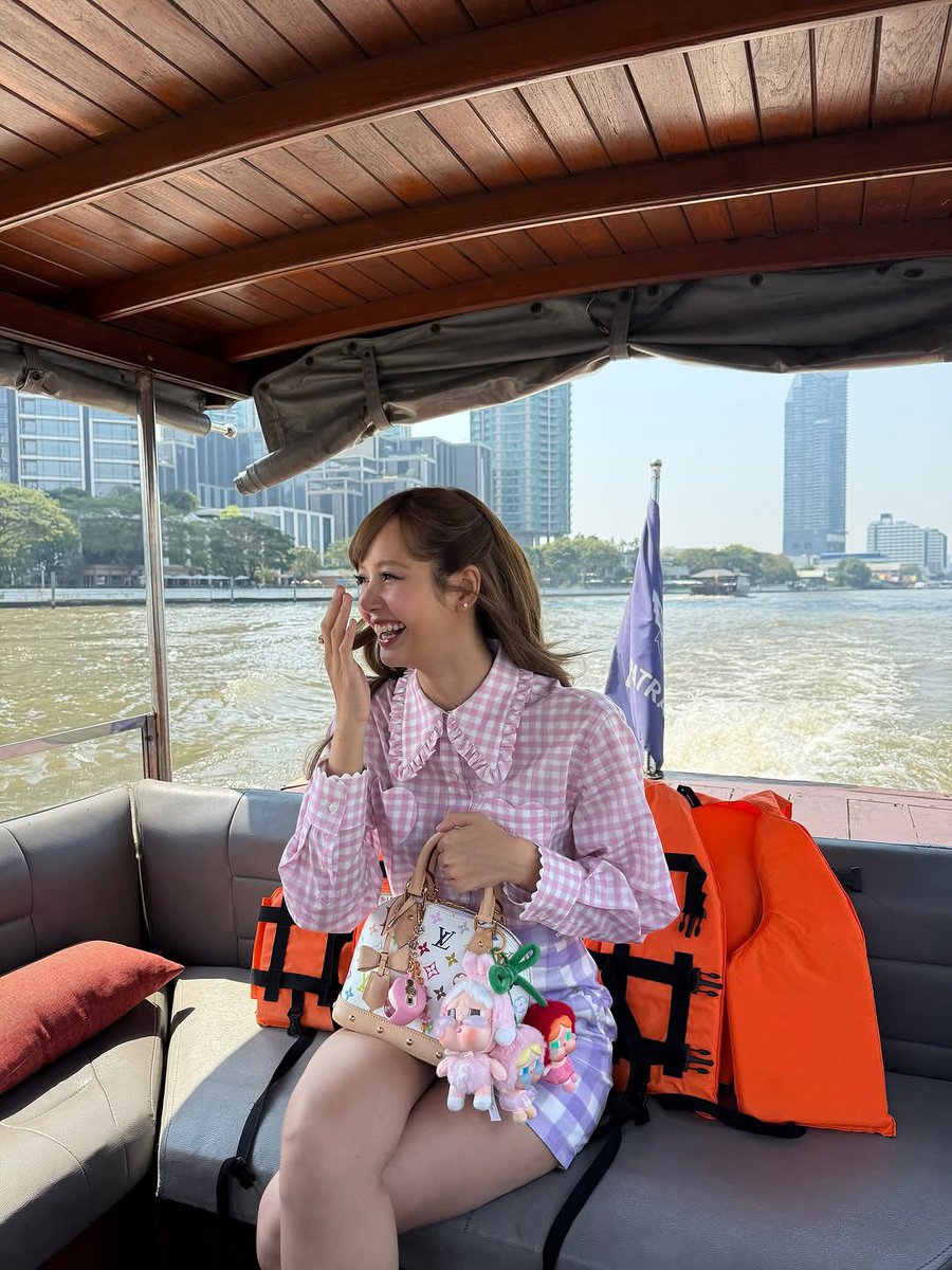 LISA😭😭😭😭